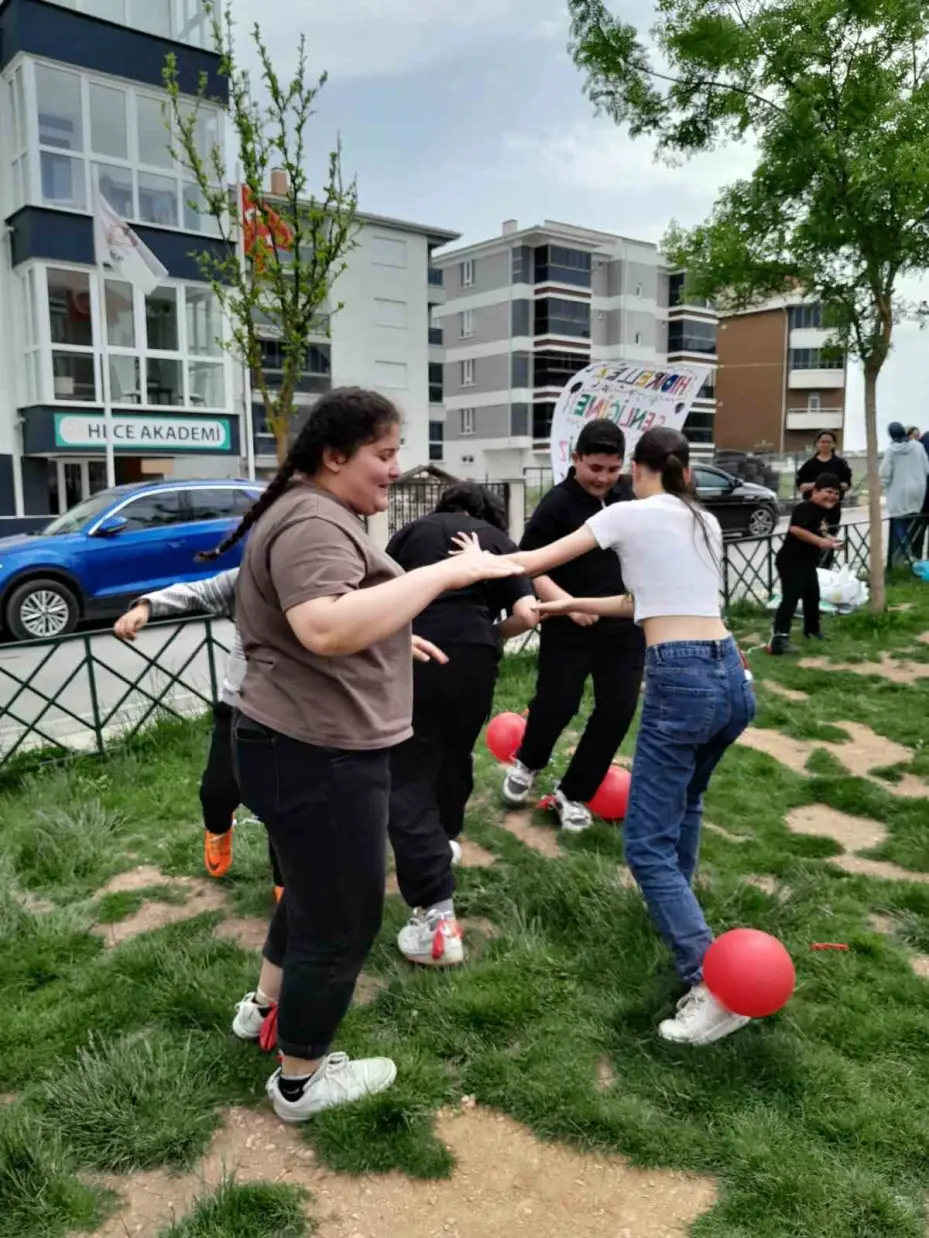 Özel öğrenciler ile coşkulu kutlama