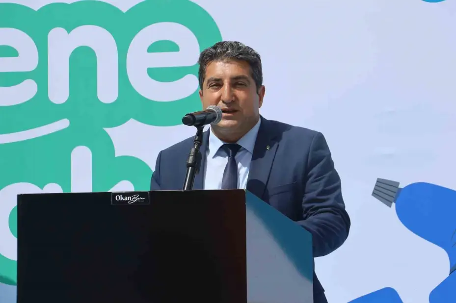 Miniklerden geri dönüşüm defilesi