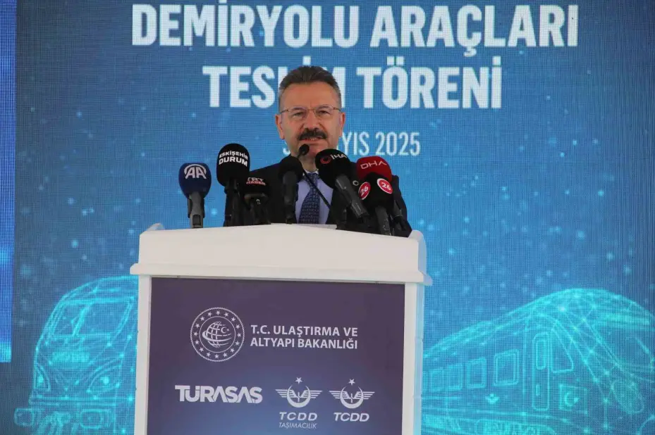 Bakan Uraloğlu, TÜRASAŞ Araç Teslim Töreni’ne katıldı