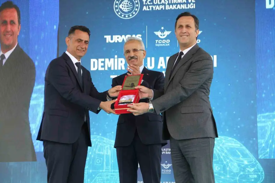 Bakan Uraloğlu, TÜRASAŞ Araç Teslim Töreni’ne katıldı