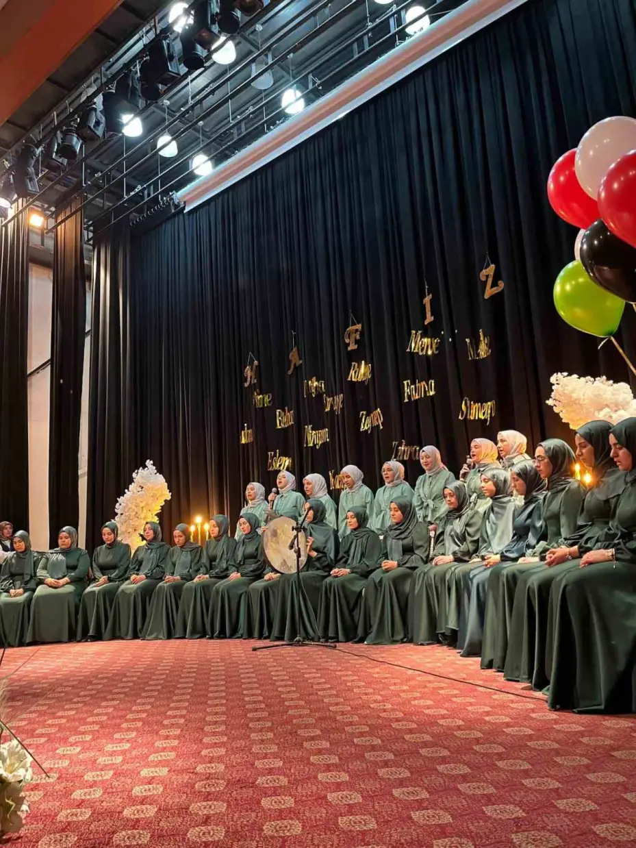Develi Mümin Dulun Hafızlık Kız Kur’an Kursu mezuniyet coşkusu