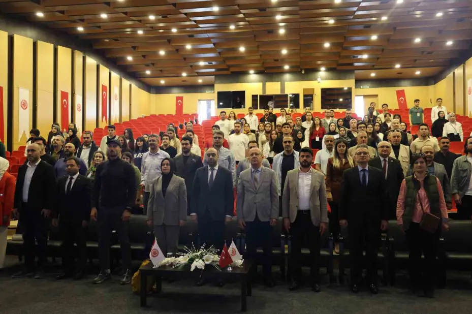 Panelin eşi benzeri görülmemiş katılımcıları dikkat çekti