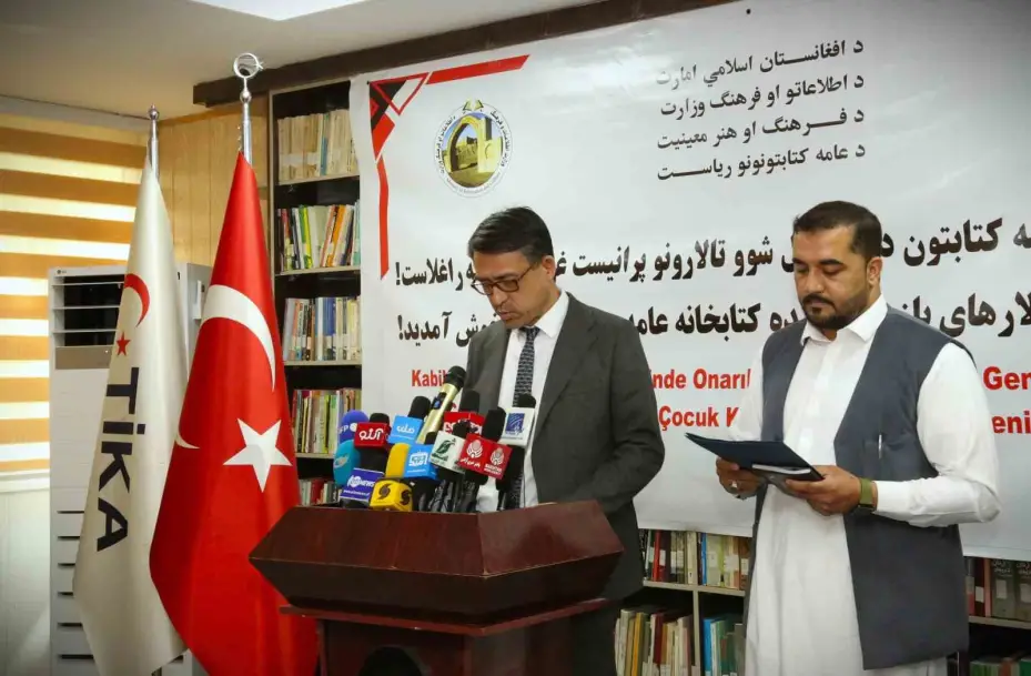 Afganistan’daki Halk Kütüphanesi’nin okuma salonu yenilendi