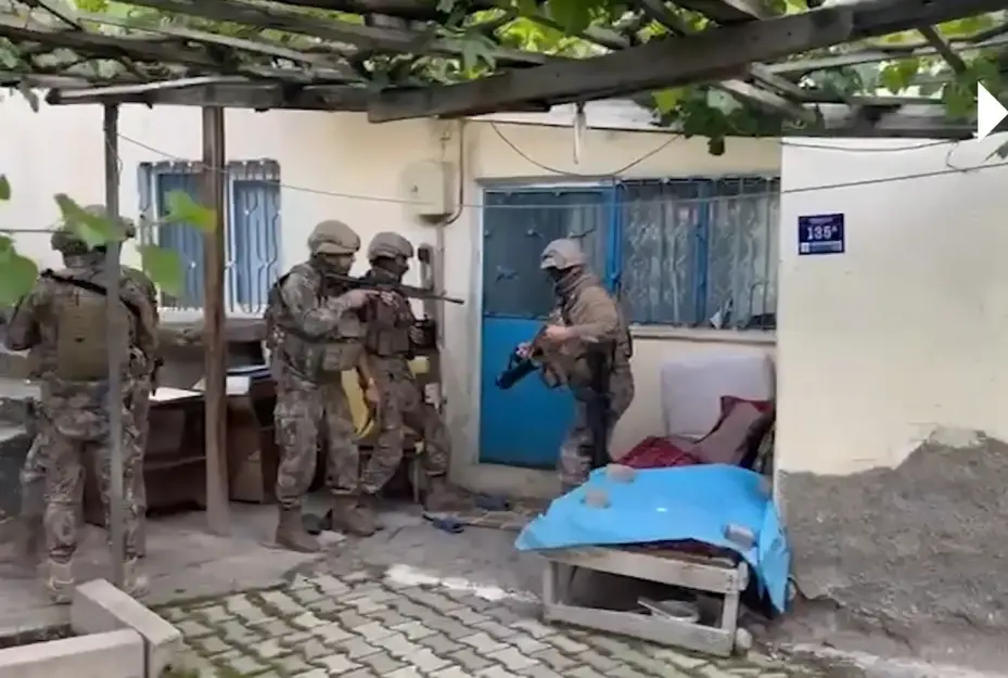 130 polisle eş zamanlı uyuşturucu operasyonu: 11 gözaltı