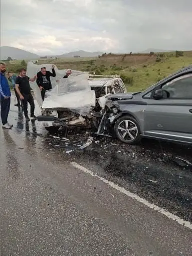 Ankara’da iki araç kafa kafaya çarpıştı: 1 ölü, 1 yaralı