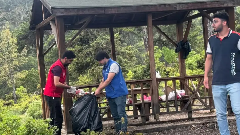 Bozkır’da çöp toplama etkinliği