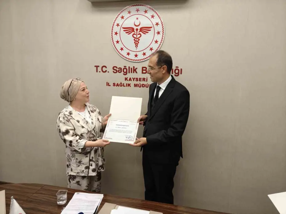 Sigara ile vedalaştılar, teşekkür belgelerini aldılar