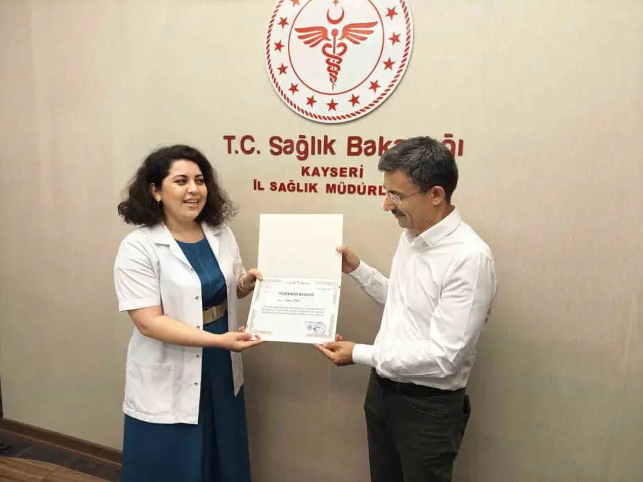 Sigara ile vedalaştılar, teşekkür belgelerini aldılar
