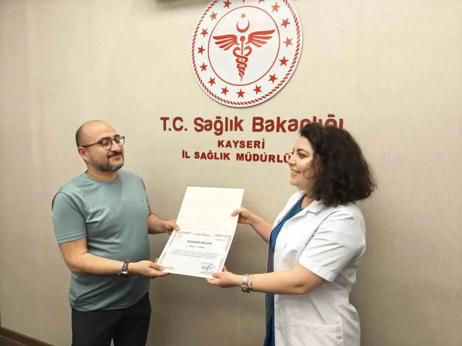 Sigara ile vedalaştılar, teşekkür belgelerini aldılar