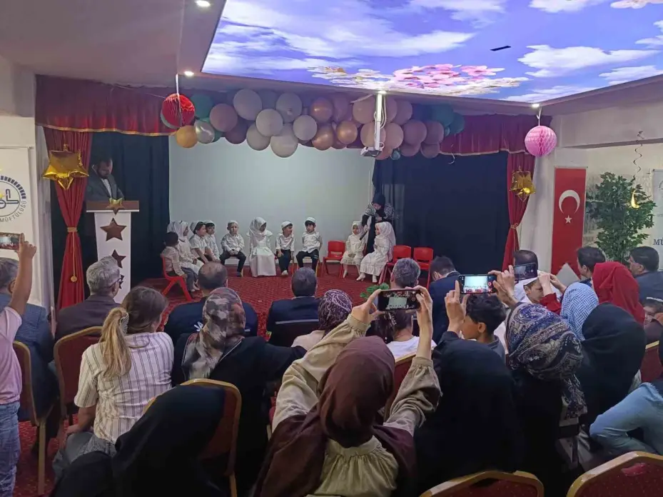Alpu’da 4 -6 yaş Kur’an kursunda mezuniyet heyecanı