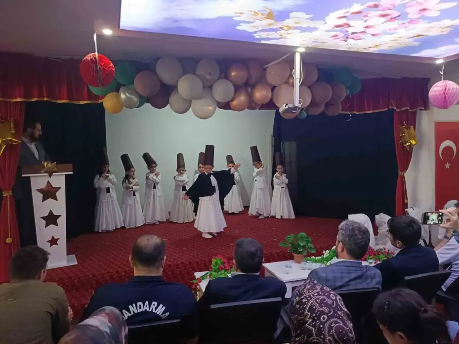 Alpu’da 4 -6 yaş Kur’an kursunda mezuniyet heyecanı