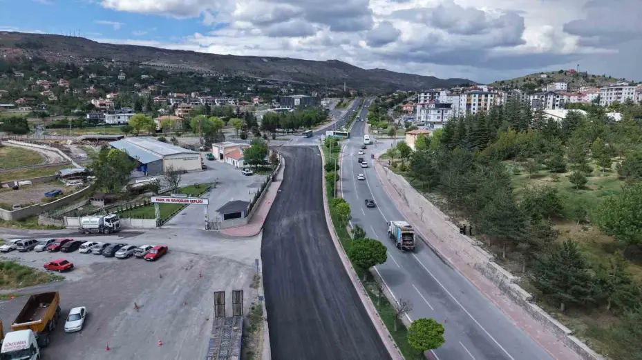 Büyükşehirin Erkilet’teki 36 milyon TL’lik yol yenileme çalışması başladı