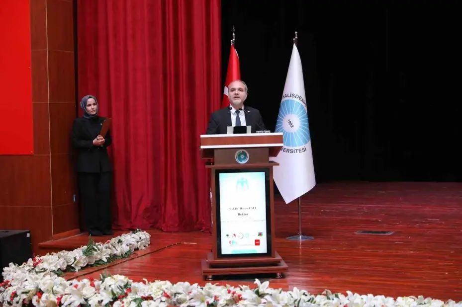 Niğde’de 8. Uluslararası İpek Yolu Akademik Çalışmalar Sempozyumu düzenlendi