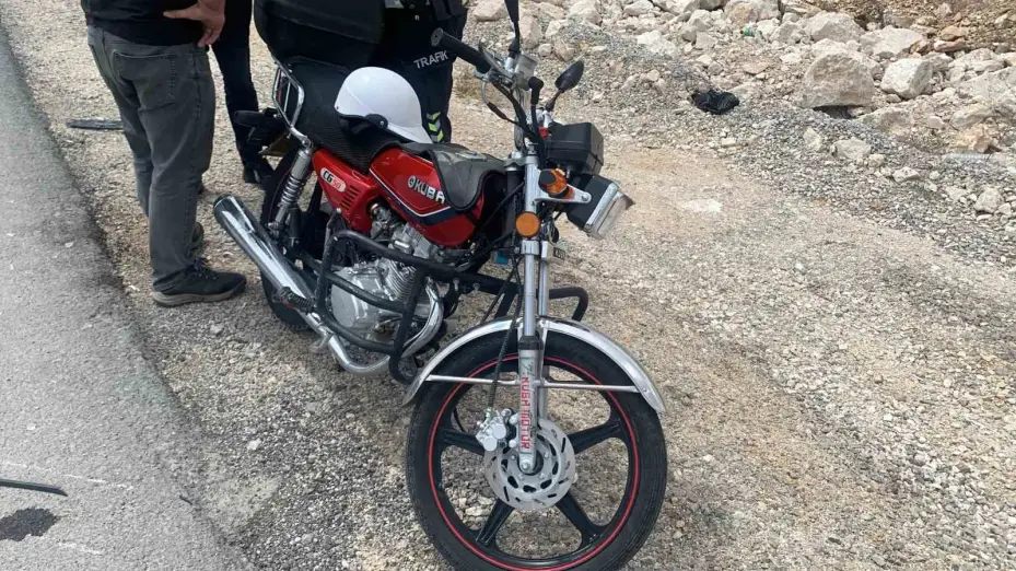Karaman’da otomobille çarpışan motosikletin sürücüsü yaralandı