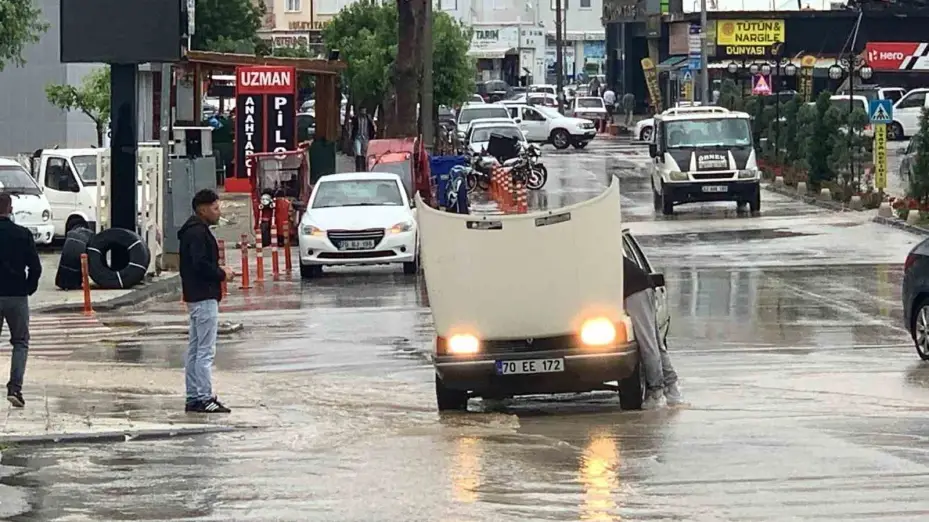 Karaman’da sağanak yağış etkili oldu