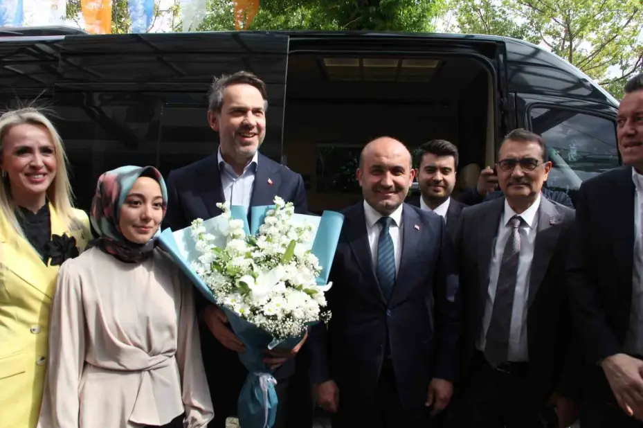 Bakan Bayraktar: "Akkuyu’da dünyanın en büyük nükleer enerji şantiyesi yatırımı devam ediyor"