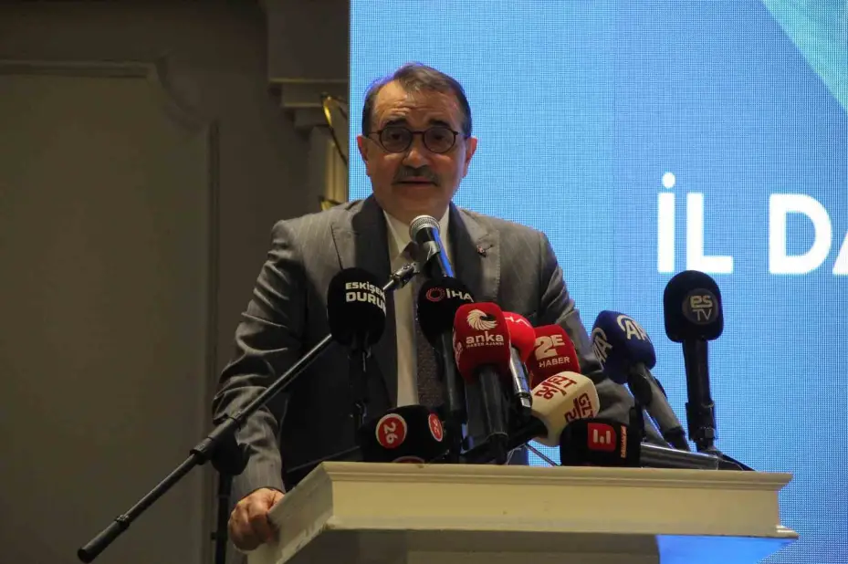 Bakan Bayraktar: "Akkuyu’da dünyanın en büyük nükleer enerji şantiyesi yatırımı devam ediyor"