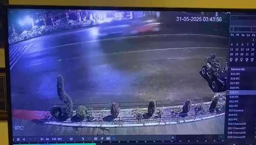 İki otomobil kafa kafaya çarpıştı: 2 yaralı