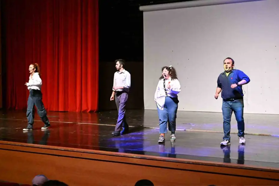 Odunpazarı Belediyesi Tiyatrosu, Kırşehir’de minik kalplere dokundu