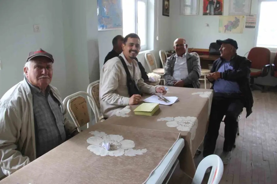 Konya’da mahalle sakinleri muhtarlarını seçmek için sandık başına gitti