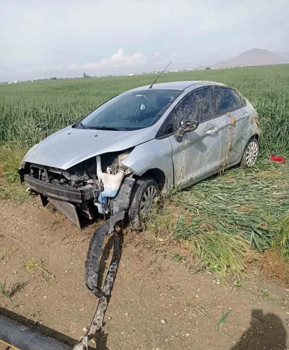 Karaman’da otomobil tarlaya devrildi: 1 yaralı