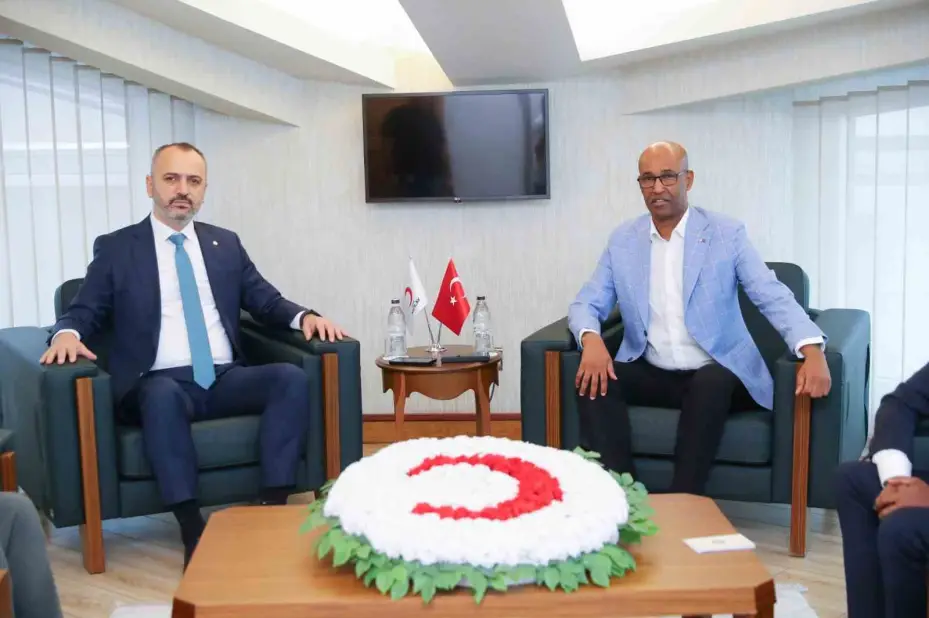 Somali Büyükelçisi kurban vekaletini Türk Kızılay’a verdi