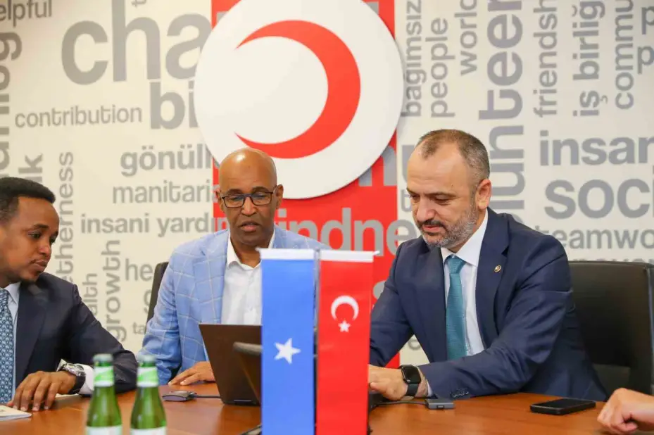Somali Büyükelçisi kurban vekaletini Türk Kızılay’a verdi