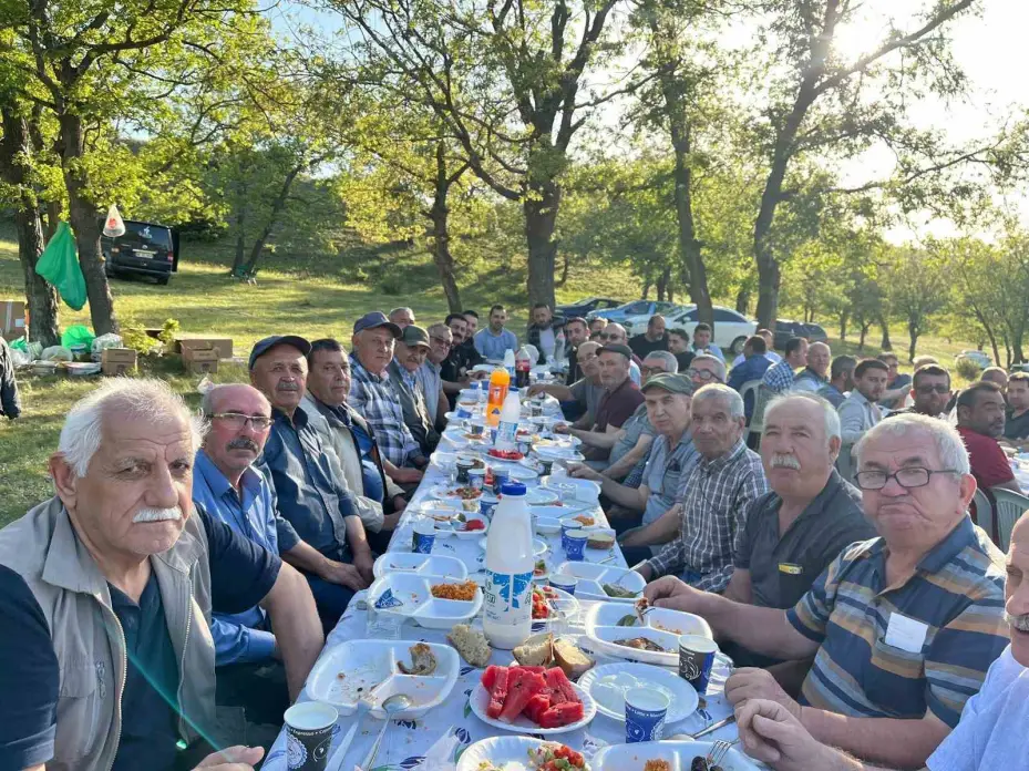 Eti Maden Kırka Bor Ağır Bakım Birimi çalışanları ve emeklileri piknikte bir araya geldi