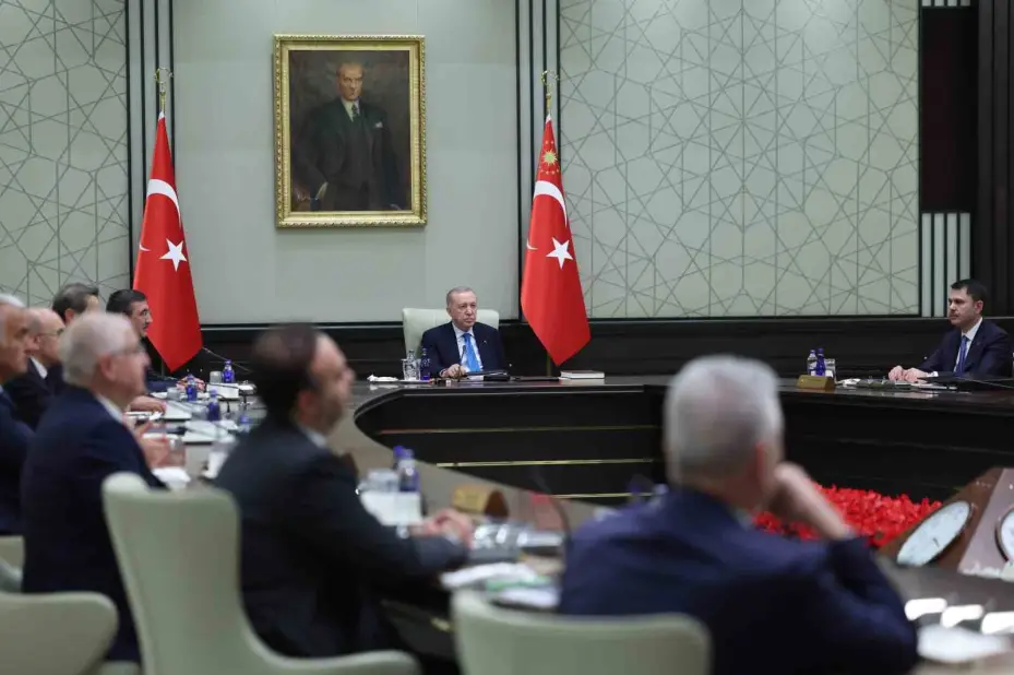 Cumhurbaşkanı  Recep Tayyip Erdoğan başkanlığında kabine toplantısı başladı.