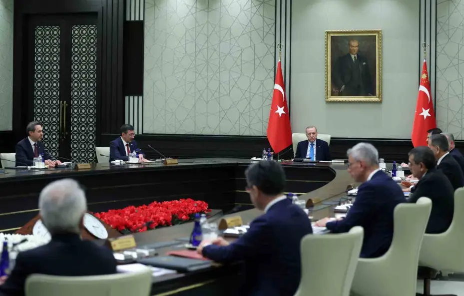 Cumhurbaşkanı  Recep Tayyip Erdoğan başkanlığında kabine toplantısı başladı.