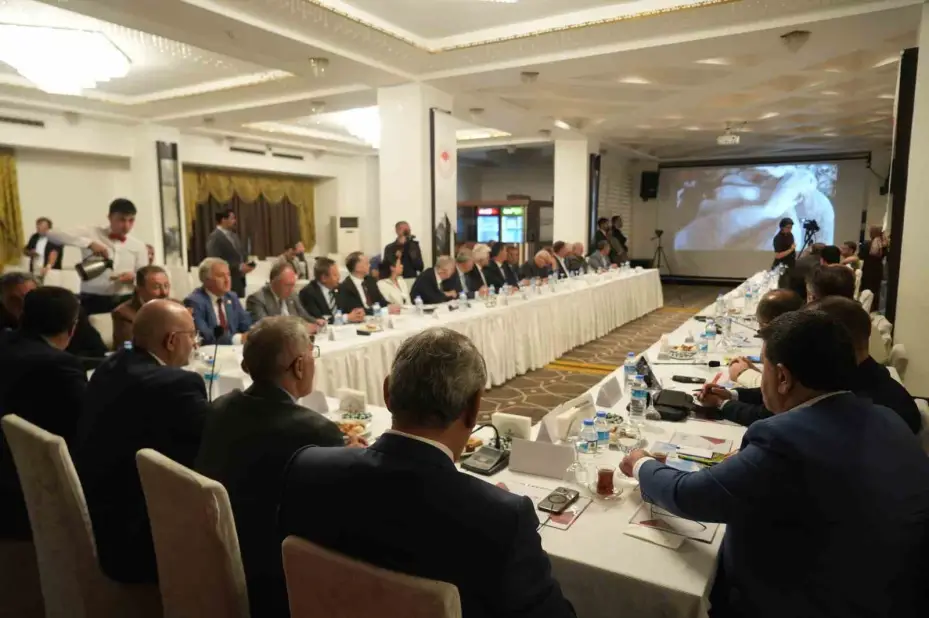 TBMM Zirai Don Olayını Araştırma Komisyon Başkanı Korkmaz: "Zirai donla mücadele konusunda ciddi çalışmalar yapılması gerekiyor"