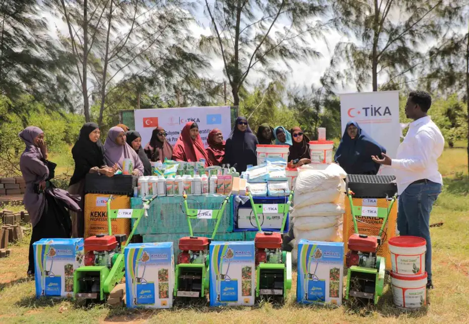 TİKA’dan Somalili kadın çiftçilere verimlilik eğitimi ve tarım ekipmanı desteği