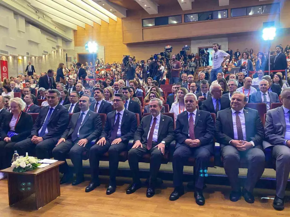 Bakan Kacır: "Ülkemiz ekonomisinin yüksek teknoloji ve katma değer odaklı dönüşümünü desteklemeyi sürdüreceğiz"