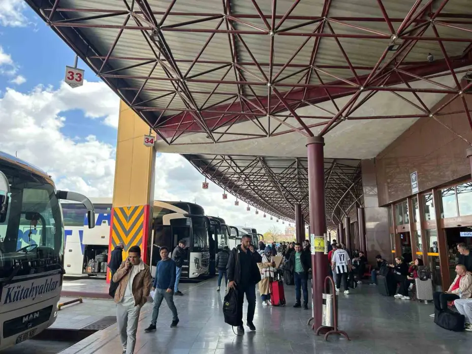 Eskişehir Otogarı’nda bayramda yoğunluğa karşı ek seferler konuldu