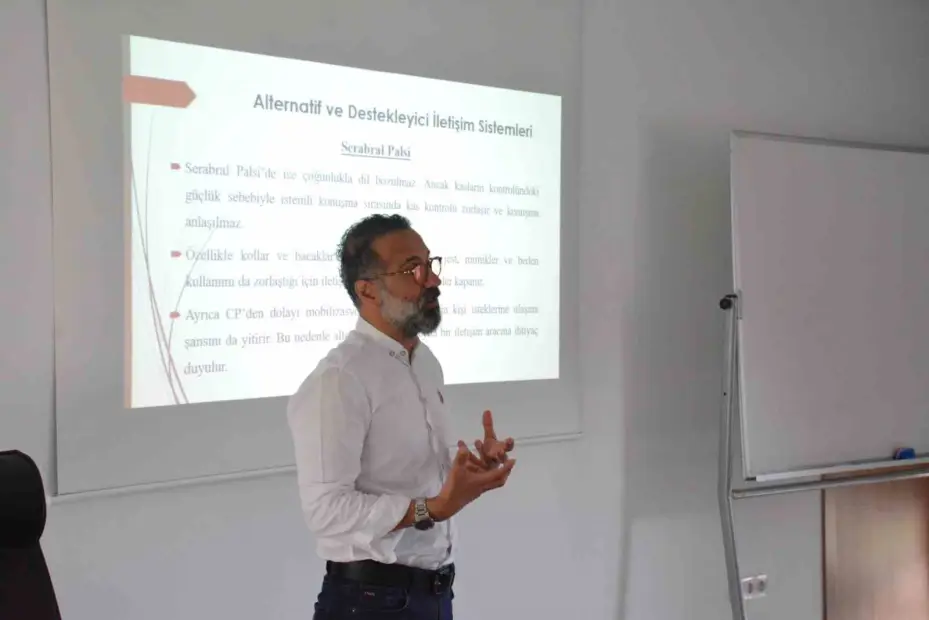 DİLKOM’da "Türkçe Alternatif Destekleyici ve İletişim Sistemi" eğitimi gerçekleştirildi