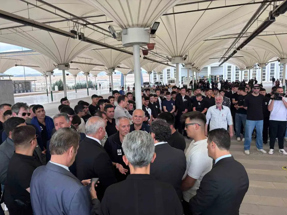 Mersin’de boğularak hayatını kaybeden Mehmet Erdem Akdeniz Ankara’da toprağa verildi
