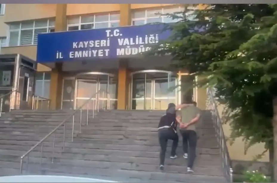 Narkotik köpeği ETA, zehir tacirlerine göz açtırmıyor