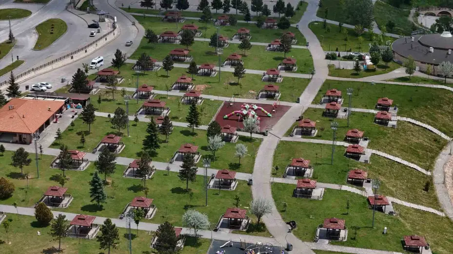 Sivas’ta mesire alanları, kene kabusu nedeniyle boş kaldı