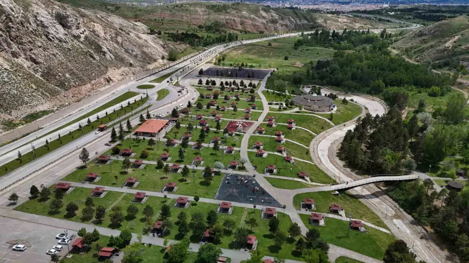 Sivas’ta mesire alanları, kene kabusu nedeniyle boş kaldı