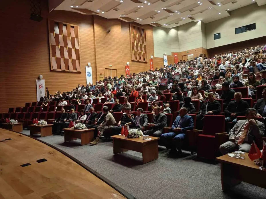 Kumar bağımlılığını tiyatro ile anlattılar
