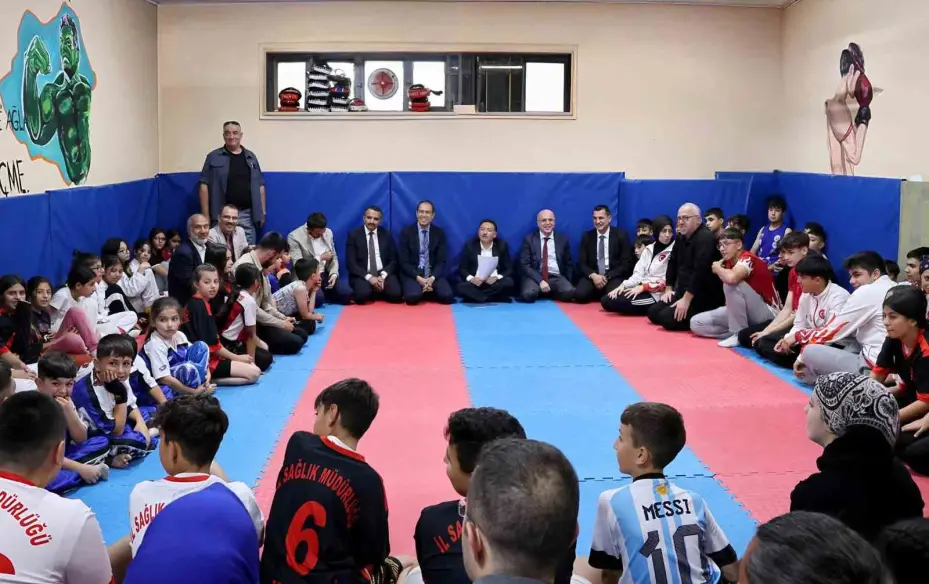 Vali Çiçek’ten Erva Sağlık Spor Kulübü’ne ziyaret