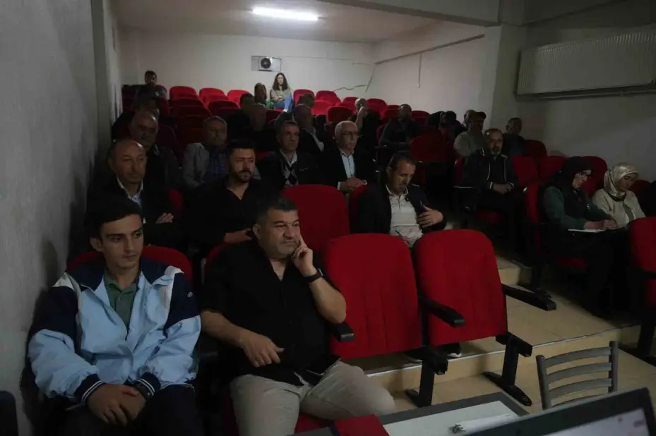 Arıyla gelen geçim kaynağı: Kursiyerler arıcılıkla yeni bir yola çıkıyor