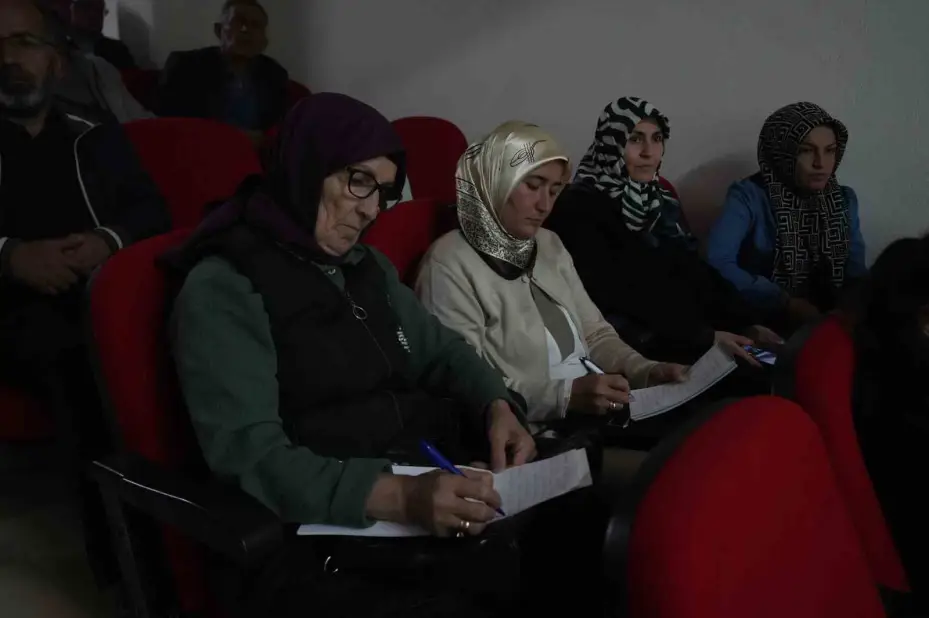 Arıyla gelen geçim kaynağı: Kursiyerler arıcılıkla yeni bir yola çıkıyor