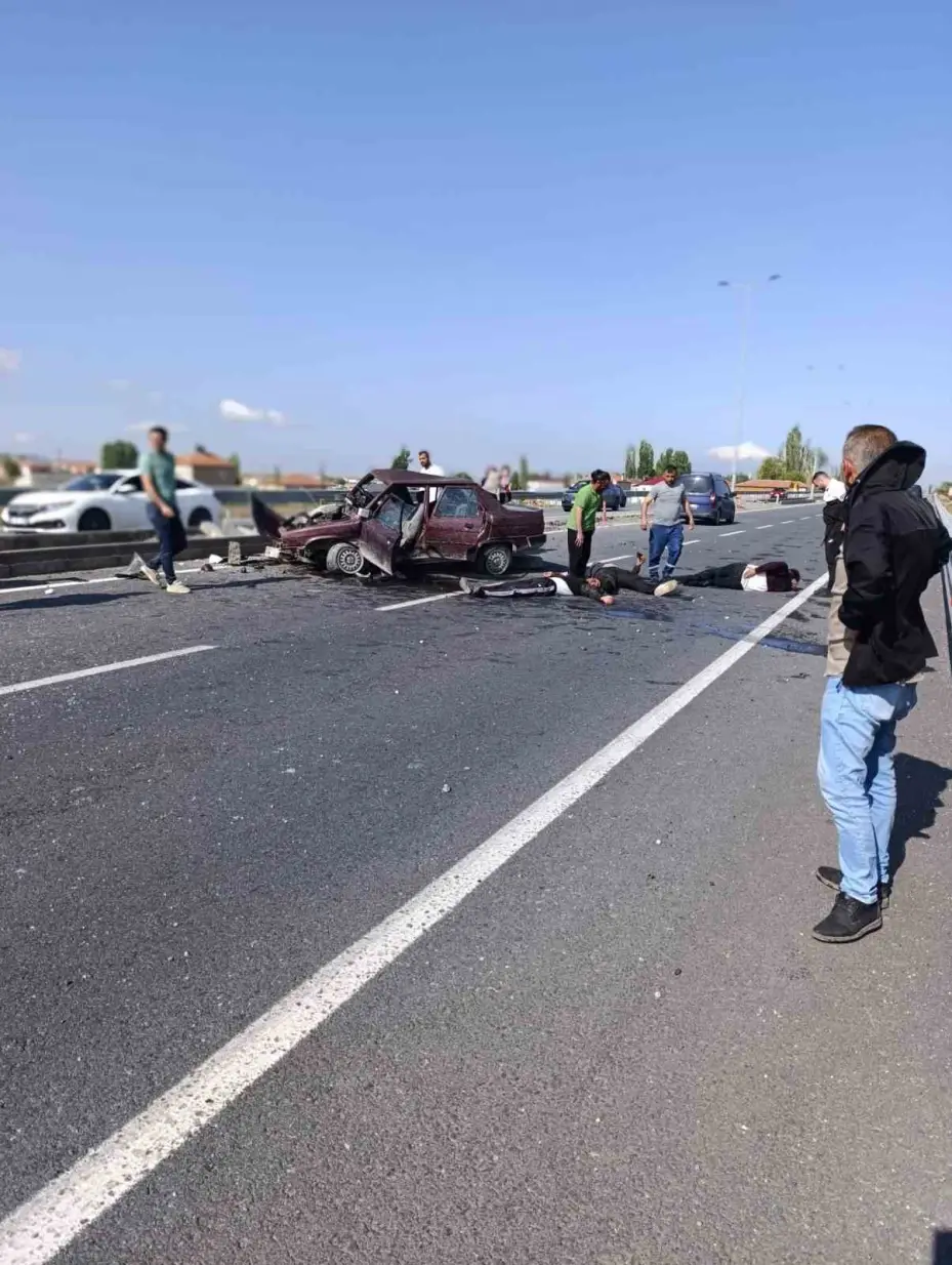 Kayseri’de trafik kazası, 3 kişi yaralandı