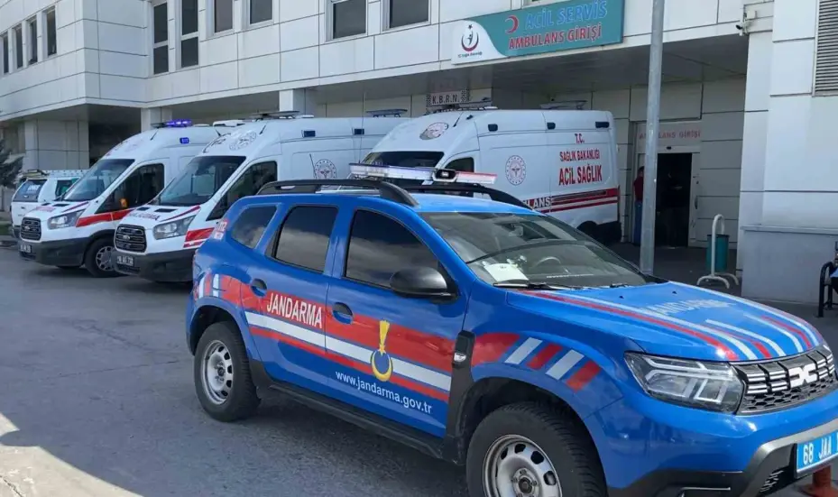 Önce kafasına vurdu, sonra boğazını kesip öldürdü