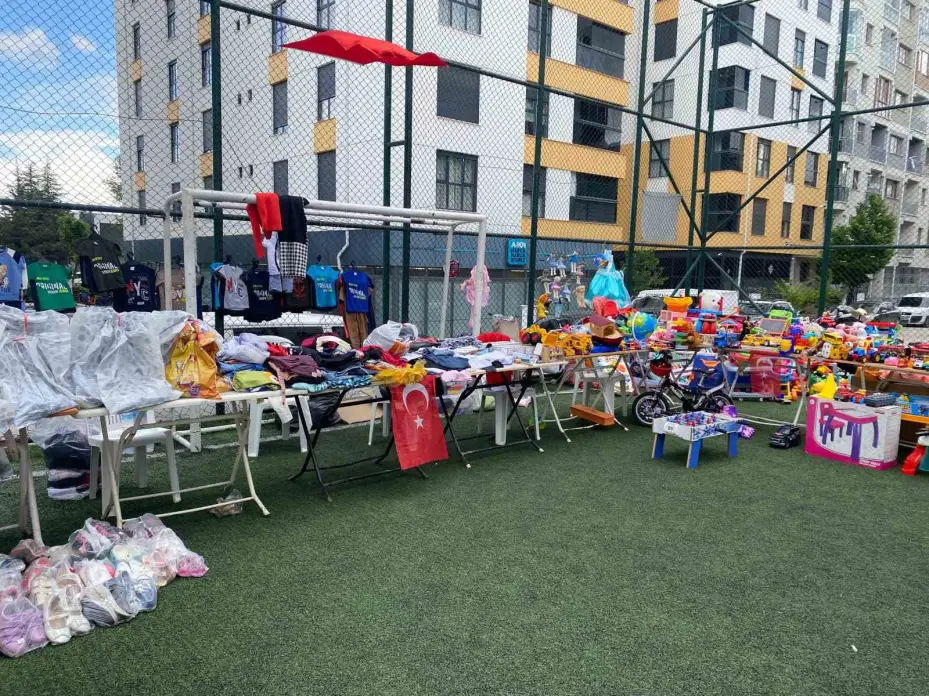 (ÖZEL) Gönüllüler el ele, çocukların bayramı şenleniyor