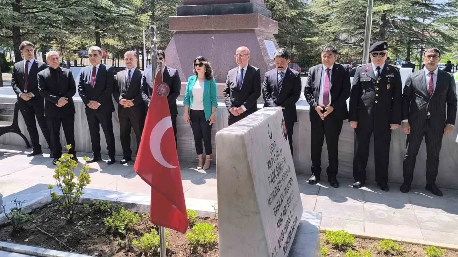 Kırşehir’de şehitlikte duygusal anlar