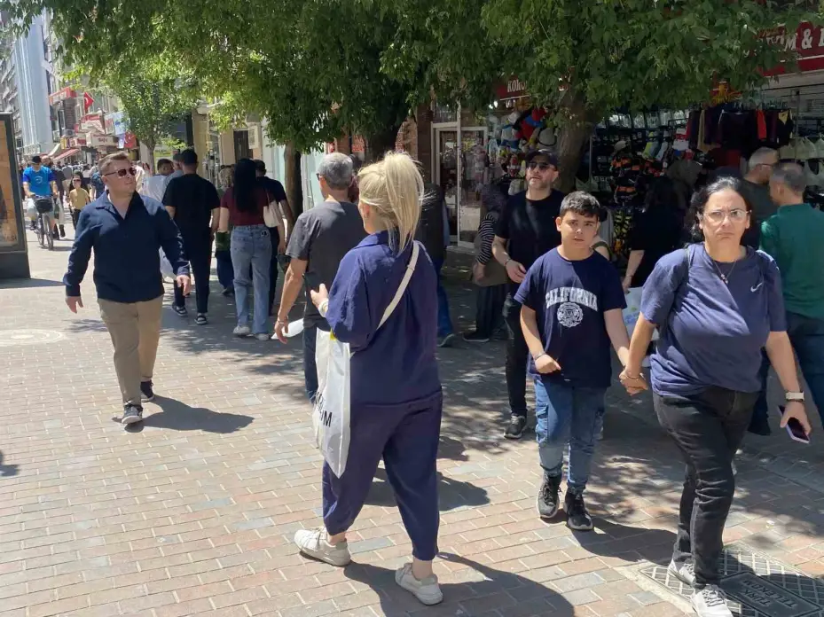 Arefe gününde vatandaşlar çarşıya akın etti