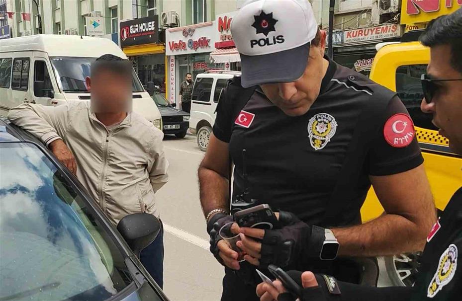 Sahte ehliyet ibraz etti, gözaltına alındı