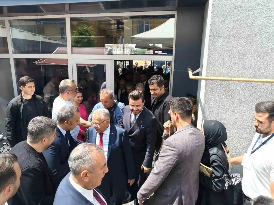AK Parti’de bayramlaşma